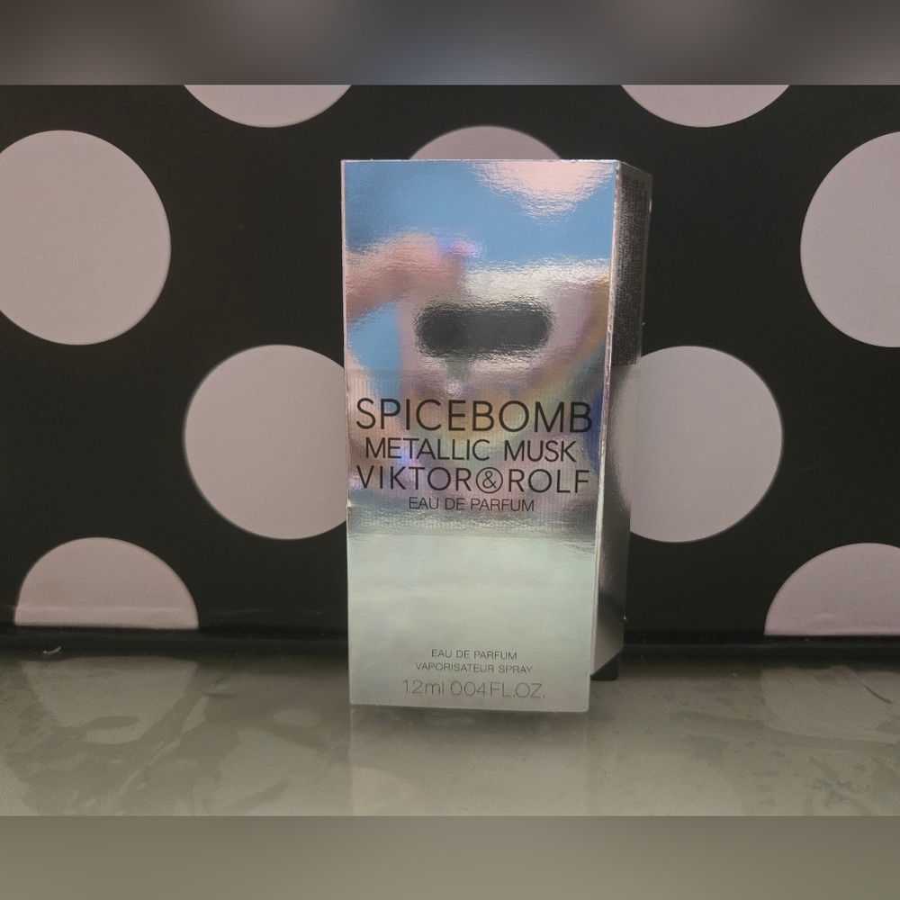5/$25✨️V&R Spicebomb Metalic Musk EDP SAMPLE✨️